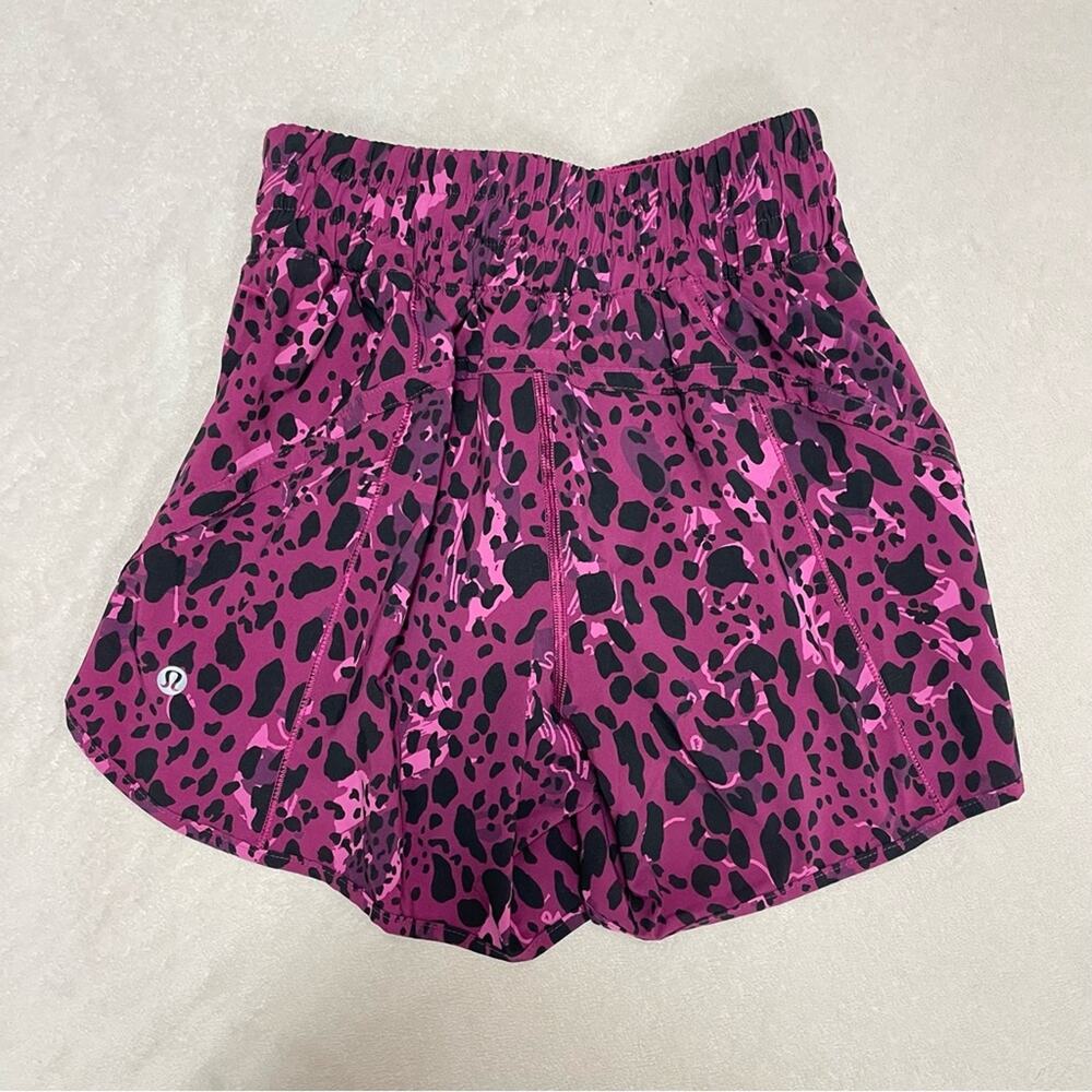Lululemon Track That Mi-Rise Lined Short 5" Size 4 - Picture 9 of 9
